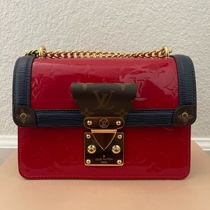 LOUIS VUITTON Wynwood Monogram Vernis Monogram Canvas Epi Leather Cross Body Bag